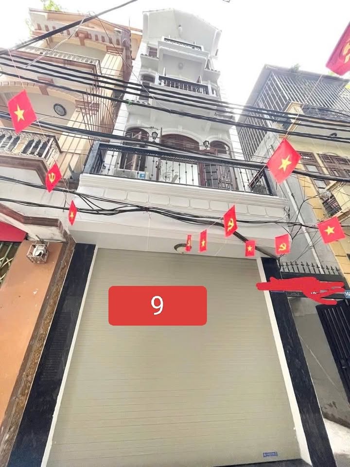 Nhà lô góc Xuân Thủy, Cầu Giấy 41.6m² giá 14.5 tỷ - Ô tô đỗ cửa ngay!