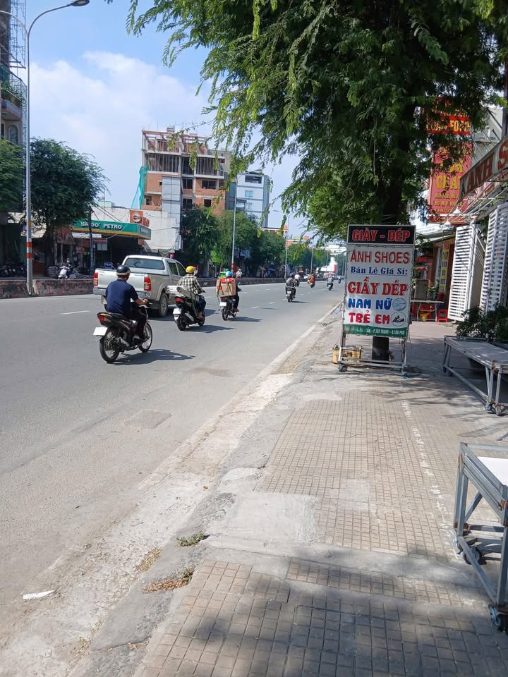 Cho thuê nhà mặt tiền Lê Trọng Tấn, Tân Phú 90m² giá 25 triệu - Vị trí kinh doanh đắc địa!