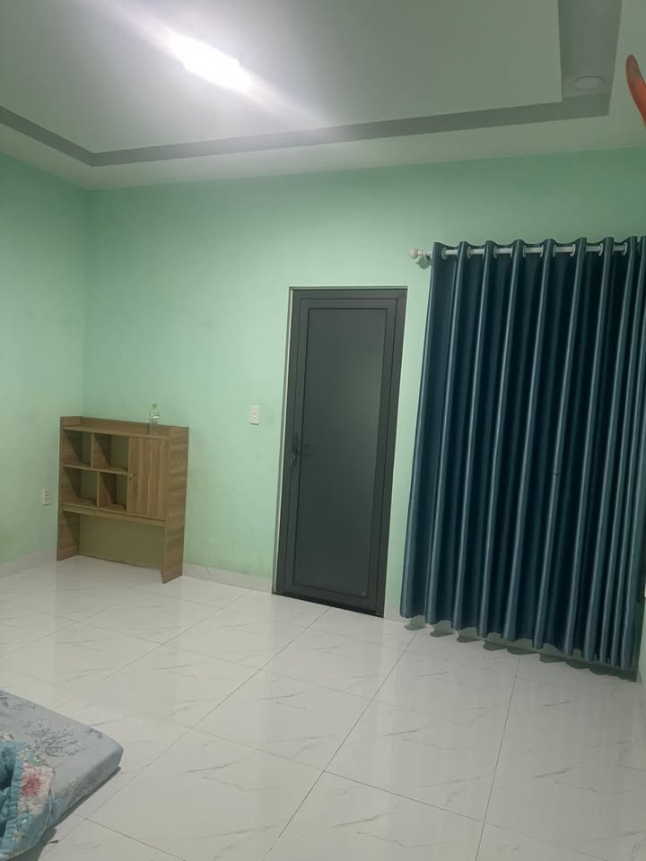 Phòng trọ đường Đinh Thị Thi, Thủ Đức - WC riêng, máy lạnh, giá thỏa thuận