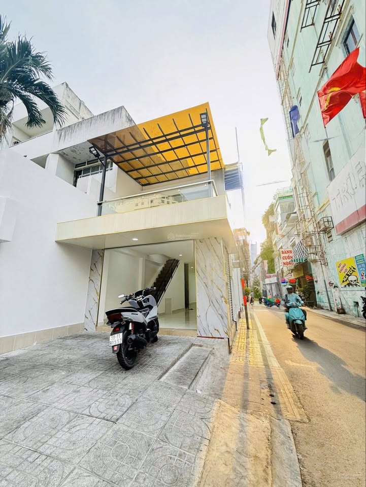 Nhà mặt tiền Sư Vạn Hạnh Quận 10, 68m² - Thiết kế hiện đại, sẵn sàng kinh doanh!