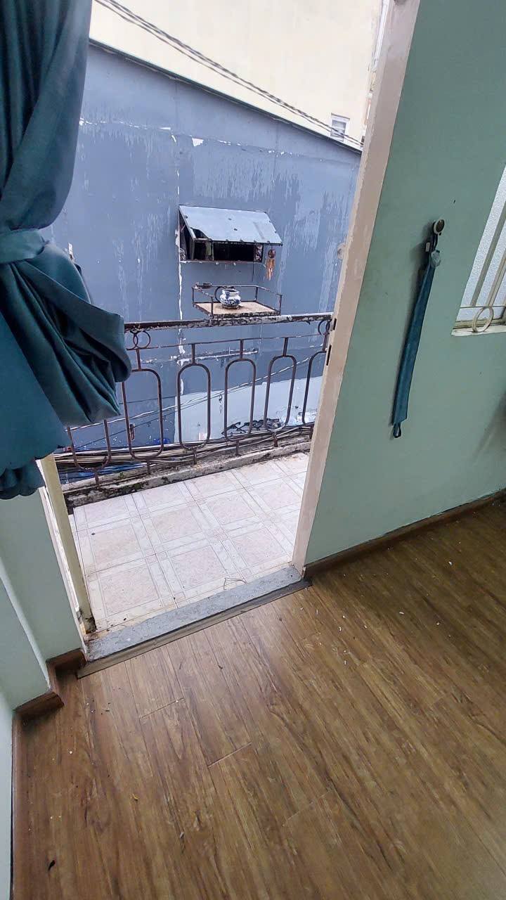 Nhà cho thuê hẻm Lê Quang Định, P7, Bình Thạnh 36m² - Giá 10 triệu/tháng, phù hợp cho gia đình và kinh doanh nhỏ!