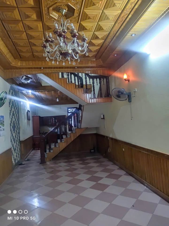 Nhà 3 tầng mặt tiền 4m tại Lô 2 Đông Hương - Diện tích 70m², giá thương lượng!