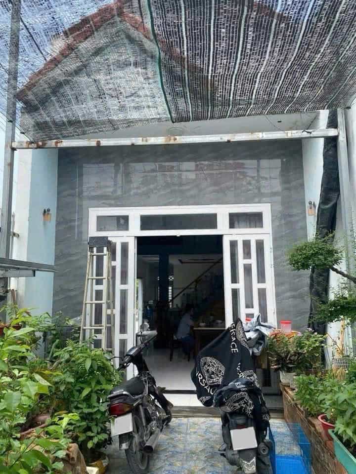 Nhà ở Tân Hiệp Hóc Môn 72m² giá 695 triệu - Sổ hồng riêng, pháp lý đầy đủ!