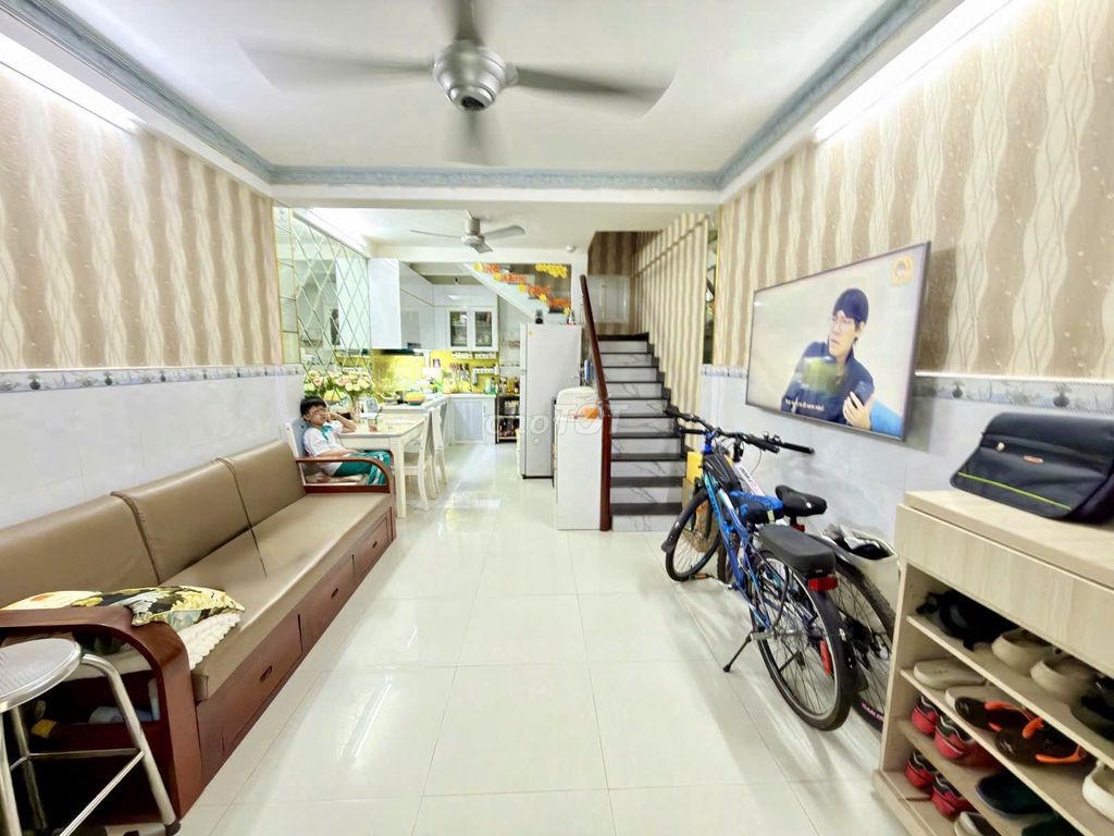 Nhà Bình Quới P27 Bình Thạnh 28m² giá 3.9 tỷ - Hẻm thông thoáng, chính chủ