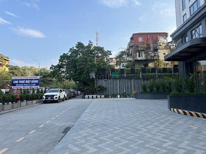 Bán nhà Phân Lô Nguyên Hồng 71.7m² giá 43 tỷ - Độc nhất tại quận Đống Đa!