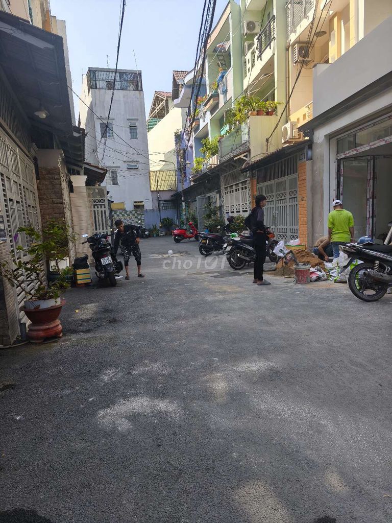 Nhà 3 tầng hẻm xe hơi 56m² Gò Vấp chỉ 5,6 tỷ - Sẵn sàng vào ở ngay!