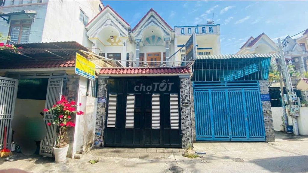 Nhà phố tại ngã tư Chiêu Liêu, Dĩ An 90,2m² giá 4,15 tỷ - Tiện ích đầy đủ, sẵn sàng ở ngay!