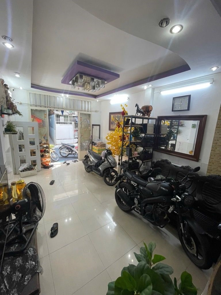 Nhà phố Tân Bình 80m² giá 9.9 tỷ - Hẻm nhựa ô tô đỗ, vị trí đắc địa!