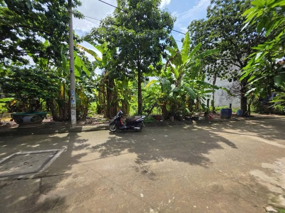 Nhà bán quận 9, Long Phước 83m² giá 3.4 tỷ - Khu biệt thự an ninh, gần chợ!