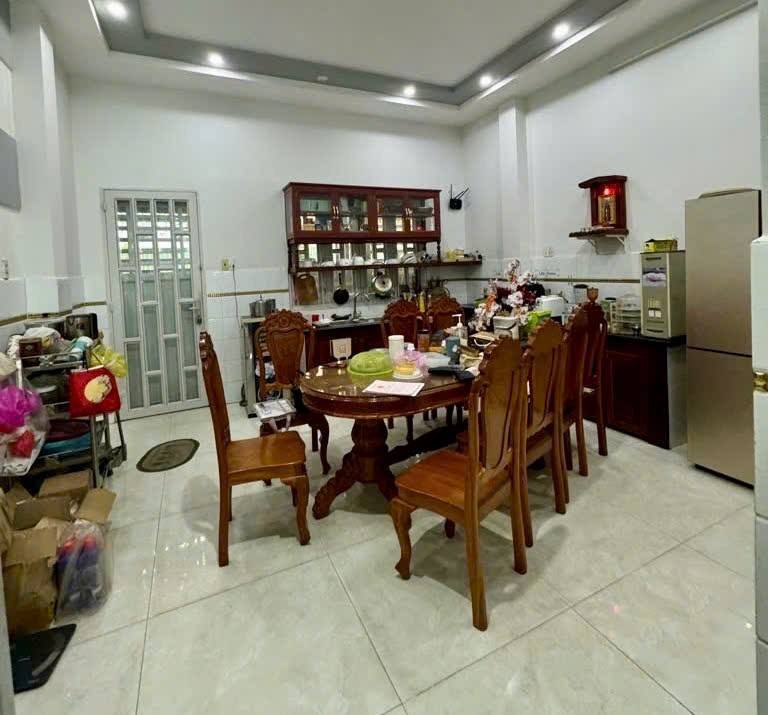 Bán FrontHouse đường Nguyễn Sỹ Sách, Tân Bình 93m² - Mặt tiền thụt, giá chỉ 7.25 tỷ!