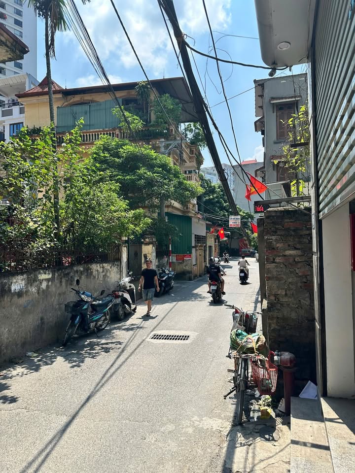 Nhà phố Thụy Phương 40m² giá 9 tỷ - Ô tô đỗ cửa, Sổ đỏ chính chủ!