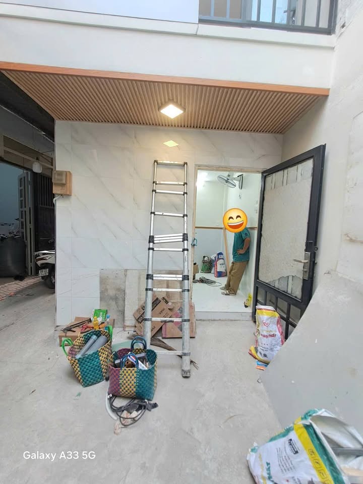 Nhà phố Âu Cơ, Tân Bình 9m² giá 1.98 tỷ - Nhà mới đẹp, vào ở ngay!