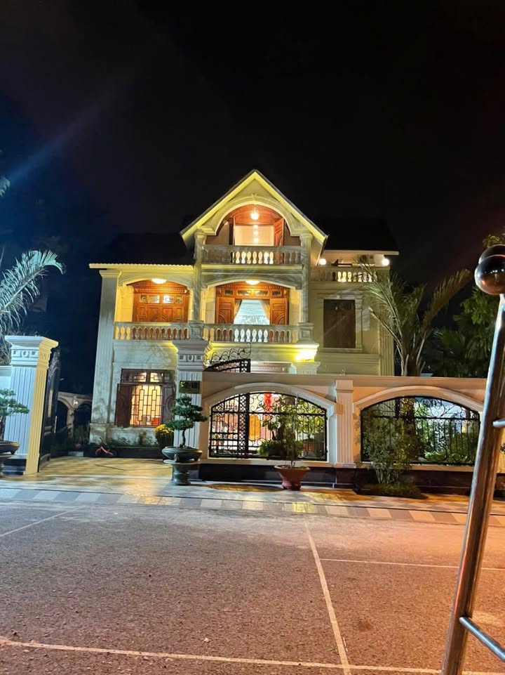 Nhà biệt thự 2 mặt tiền Thới Hòa Bến Cát 557m² - Pháp lý rõ ràng, sang trọng!