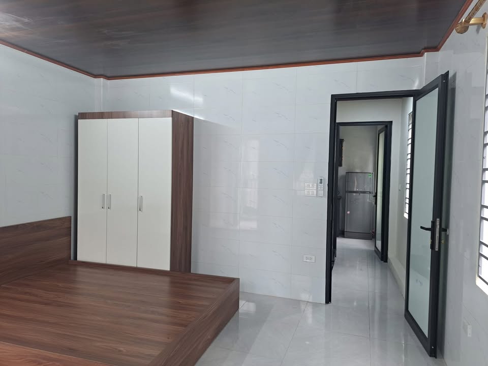 Phòng cho thuê tại ngõ 378 Lê Duẩn, Đống Đa 28m² - Giá 3.8 triệu/tháng, đầy đủ tiện nghi!