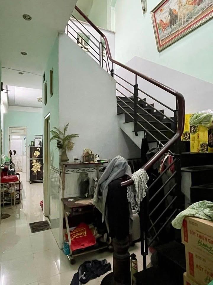 Nhà Tân Thới Nhì Hóc Môn 77m² giá 3.9 tỷ - Hẻm xe hơi, an ninh tuyệt đối!