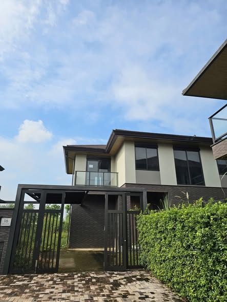 Biệt thự đơn lập An Thạnh, Bến Lức 315m² giá 11.5 tỷ - View kênh đào tuyệt đẹp!