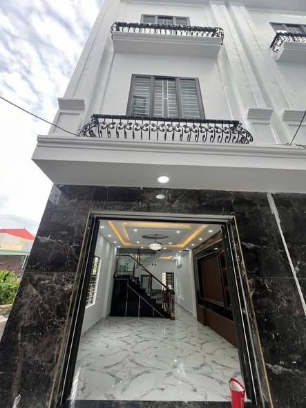 Nhà phố Tân cổ điển Đồ Sơn 55m² giá 2.95 tỷ - Thiết kế sang trọng, giao ngay!