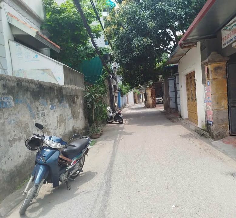 Nhà riêng Thạch Bàn 34m² giá 6 tỷ - Ô tô đỗ gần nhà!