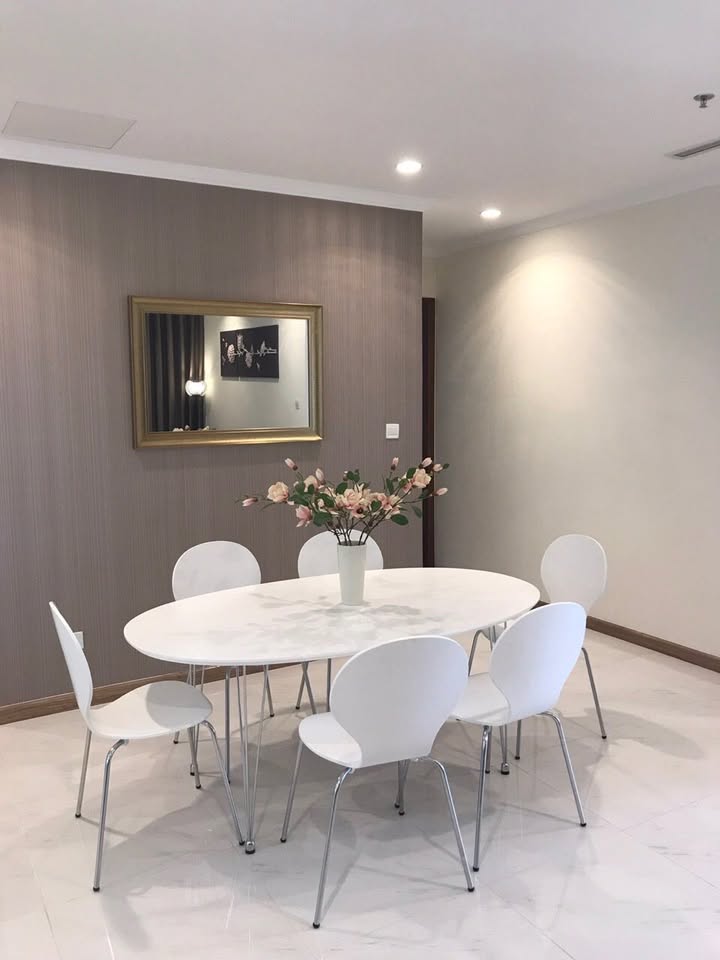 Căn hộ Vinhomes Central Park quận Bình Thạnh 154m² giá 2.100$ - Full nội thất, dọn vào ở ngay!