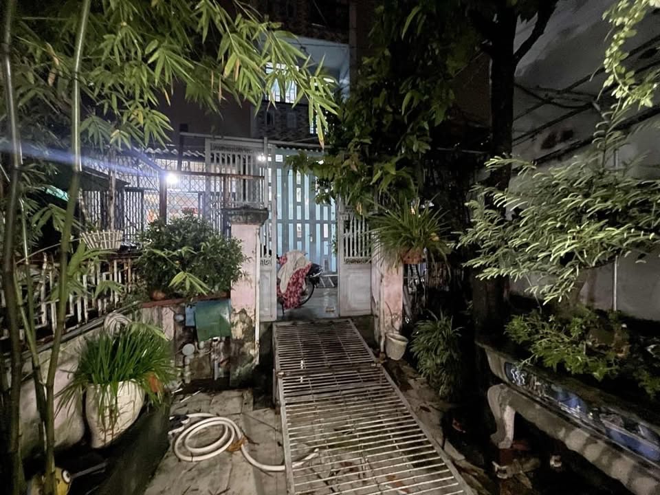 Nhà phố Mễ Cốc Q8 64m² giá 4.3 tỷ - Sổ hồng riêng, hoàn công đủ!