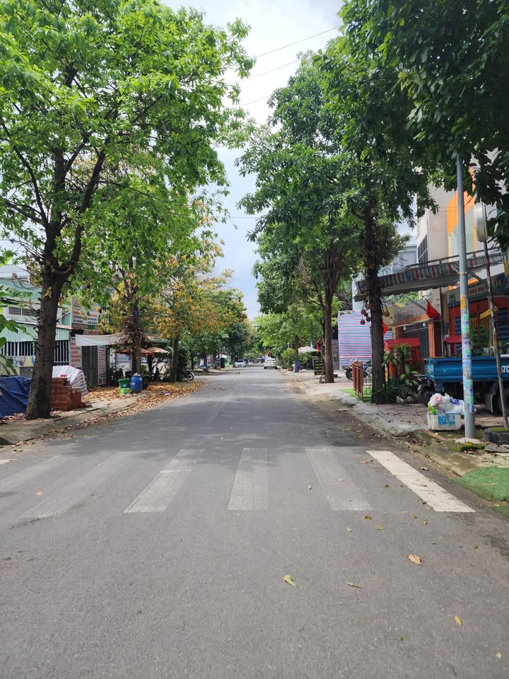 Đất nền KDC Nam Khang quận 9, 133m² giá 8 tỷ - Lô góc rộng rãi!