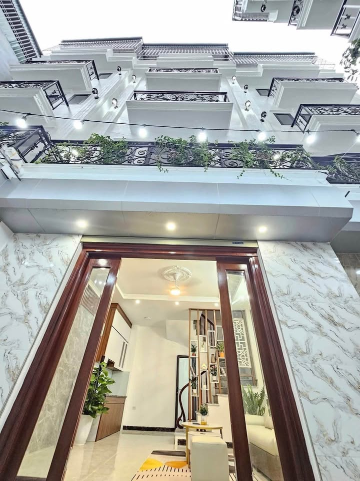 Nhà đẹp Tây Mỗ 35m² giá thỏa thuận - Nội thất đầy đủ, ô tô gần, view thoáng