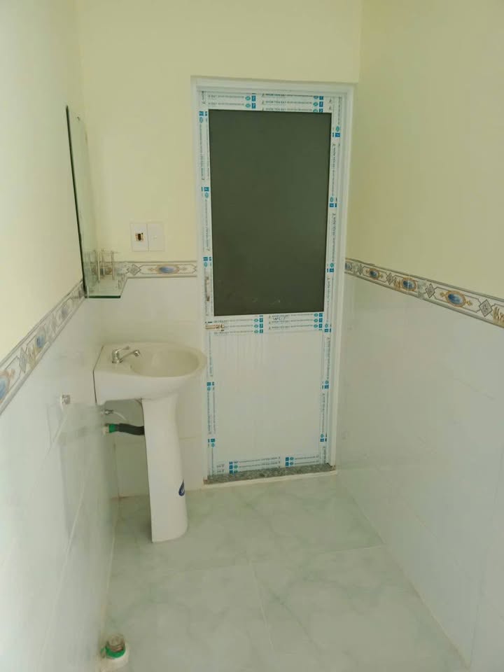 Nhà cho thuê 1 trệt 1 lầu tại Tân Hiệp, Biên Hòa 80m² giá 4.8 triệu - Phù hợp cho gia đình nhỏ!