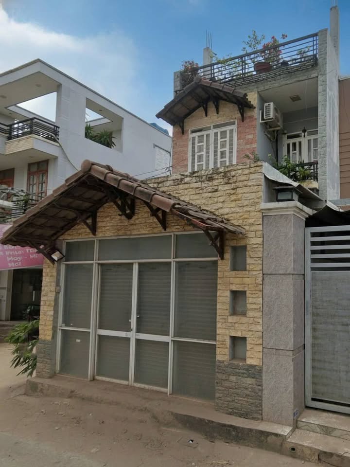 Nhà mặt tiền Thạnh Xuân 18, Quận 12, 90m² giá 8 tỷ - Lô góc, pháp lý rõ ràng!