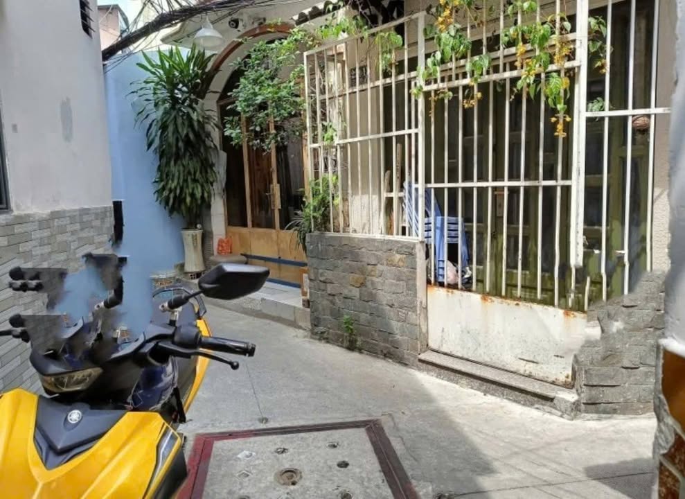 Bán Nhà Riêng Đường Phan Đình Phùng 45m² giá 6.5 tỷ - Mặt tiền trung tâm tiện di chuyển!