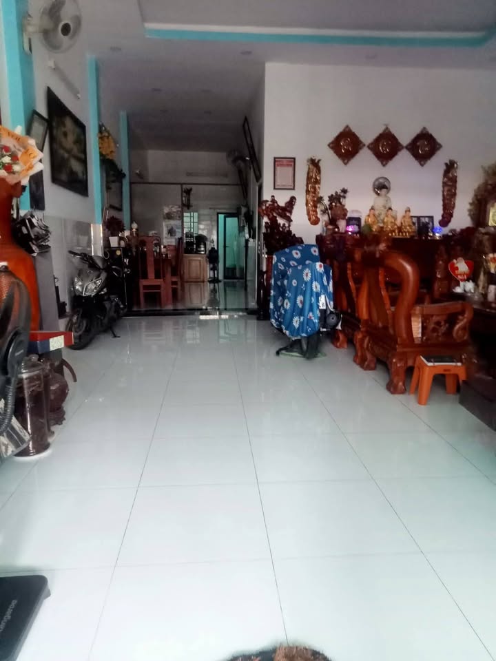 Nhà mặt tiền đường Lái Thiêu, Thuận An, 130m² giá 4.7 tỷ - Thiết kế 2 phòng ngủ rộng rãi!