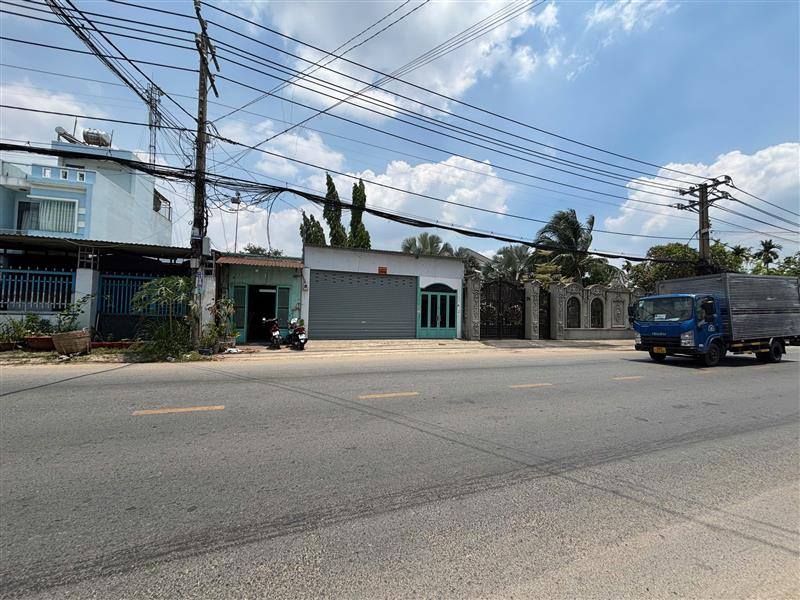 FrontHouse Hóc Môn 122.5m² giá 2.4 tỷ - Mặt tiền kinh doanh sầm uất!