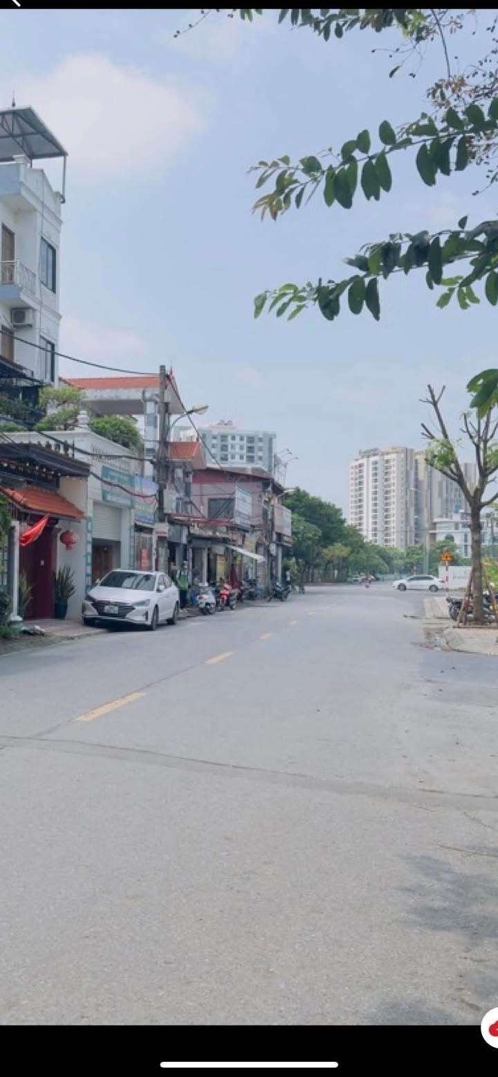 Đất nền Kẻ Tạnh, Long Biên 80m² giá 15.6 tỷ - Vị trí đắc địa, sẵn sàng giao dịch!