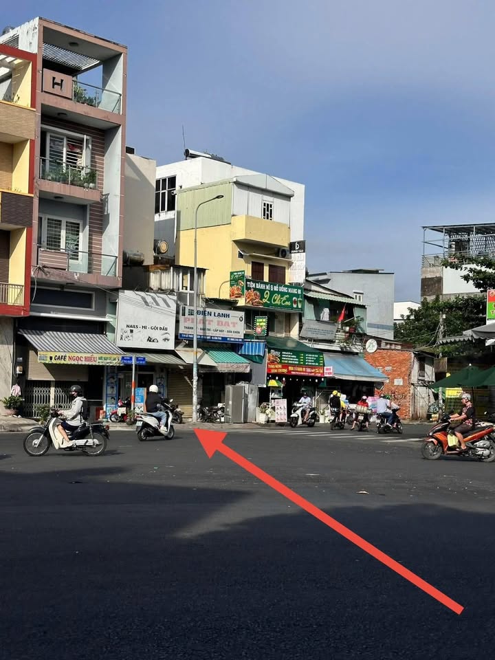 Nhà mặt tiền 114B Lê Thúc Hoạch, Tân Phú 60m² giá 2.75 tỷ - Kinh doanh sầm uất ngay!