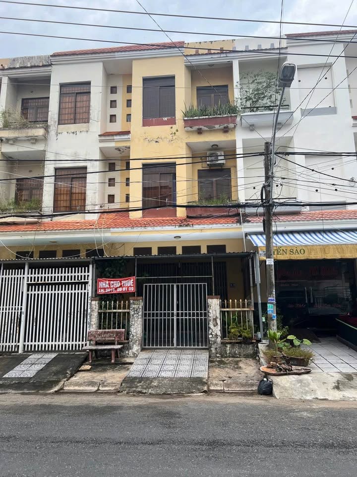 Nhà cho thuê mặt tiền đường Nguyễn Văn Cừ, Rạch Giá, 4 phòng ngủ - Giá thỏa thuận hấp dẫn!