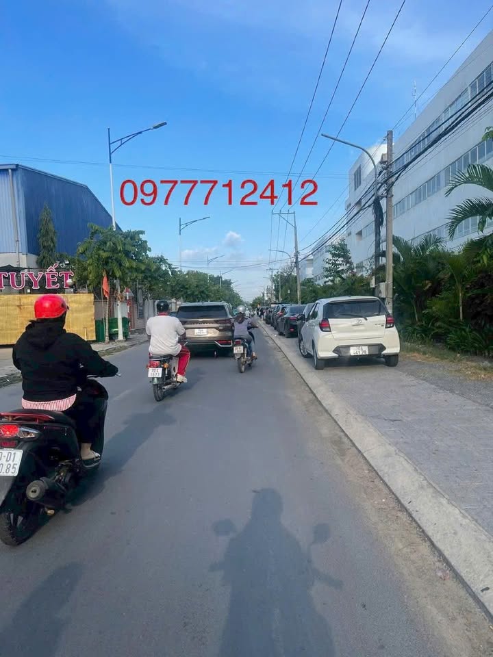 Nhà mặt tiền đường Nguyễn Trãi, Phường 3, TP Tây Ninh, 200m², chỉ 8.4 tỷ - Đầu tư sinh lời hấp dẫn!