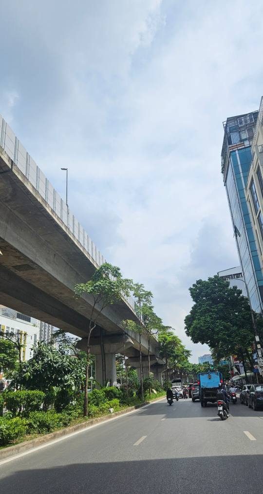 Bán gấp FrontHouse Hào Nam, Đống Đa 50m² giá 12 tỷ - Nhà 2 mặt ngõ thoáng rộng