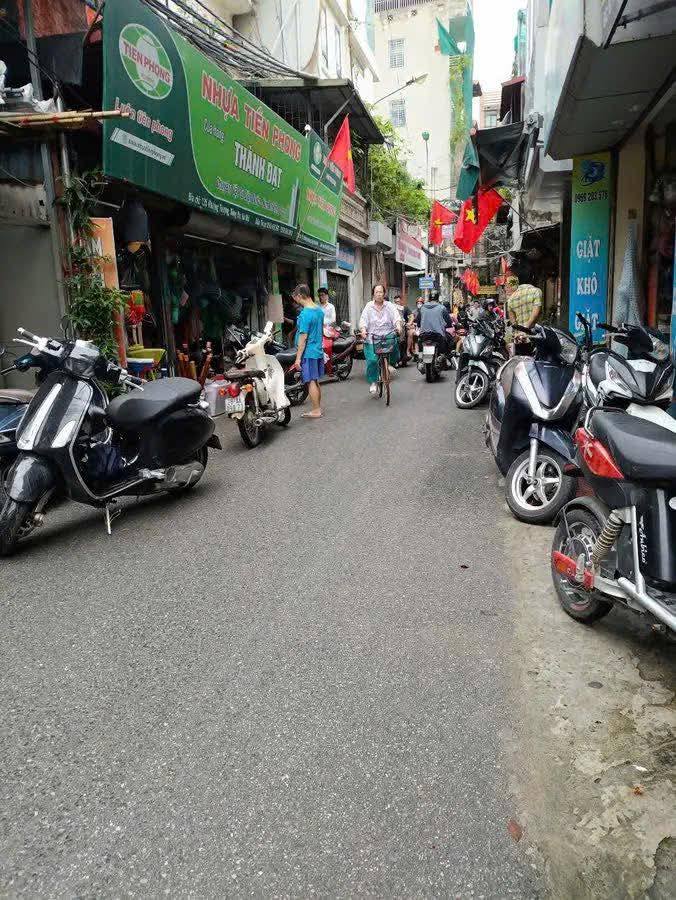 Nhà 5 tầng phố Tôn Thất Tùng, quận Đống Đa, DT 37m², giá 10 tỷ - Cơ hội đầu tư hấp dẫn!