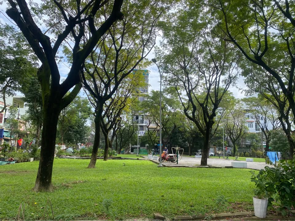Đất nền đường Nguyễn Tư Giản, Mỹ An, Đà Nẵng 180m² - View công viên tuyệt đẹp!