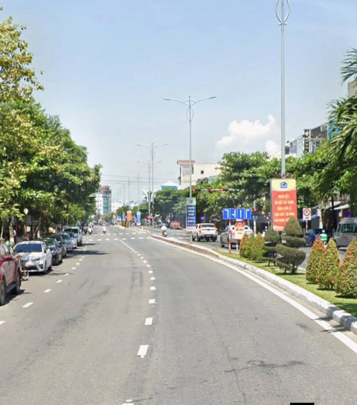 Mặt tiền kinh doanh Đường Cách Mạng Tháng 8, Hải Châu, Đà Nẵng 160m² giá 15 tỷ - Đầu tư sinh lời ngay!