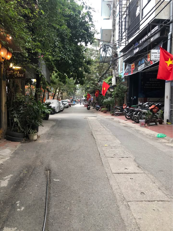 Nhà tập thể mặt phố Ao Sen 70m² giá 1.96 tỷ - Chính chủ bán