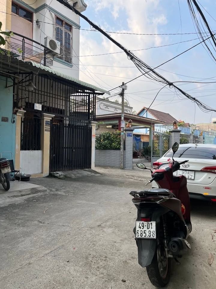 Nhà bán Linh Xuân Thủ Đức 45m² giá 3.85 tỷ - Lô góc 2 mặt tiền, xe tải ra vào thoải mái!