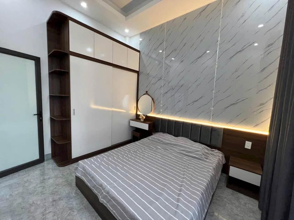 Nhà 2 tầng Hà Lầm Hạ Long 58.5m² giá 2 tỷ - Nhà mới, 3 mặt thoáng!