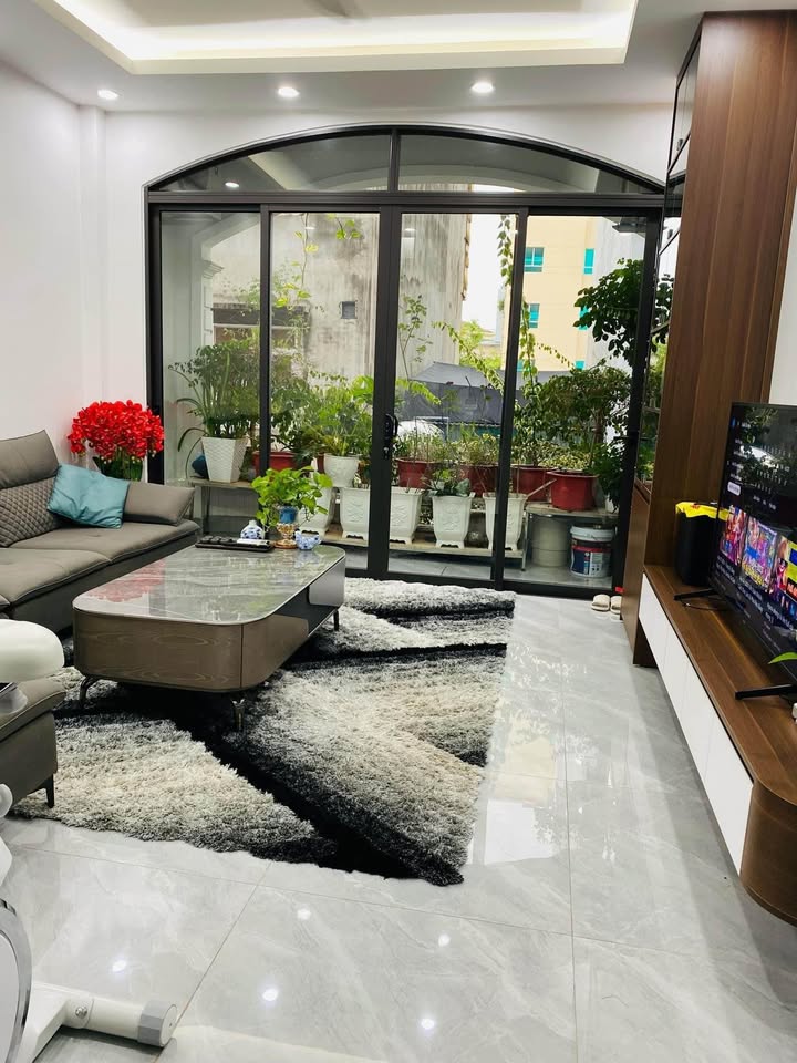 Nhà 6 tầng 58m² tại đường 25 tháng 4, Hạ Long - Kinh doanh thuận lợi, giá chỉ 8.8 tỷ!