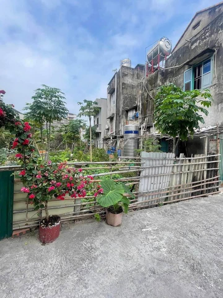 Đất nền ngõ 8 Cao Thắng Hạ Long 73.6m² giá 2.2 tỷ - Đường ô tô đỗ cửa!