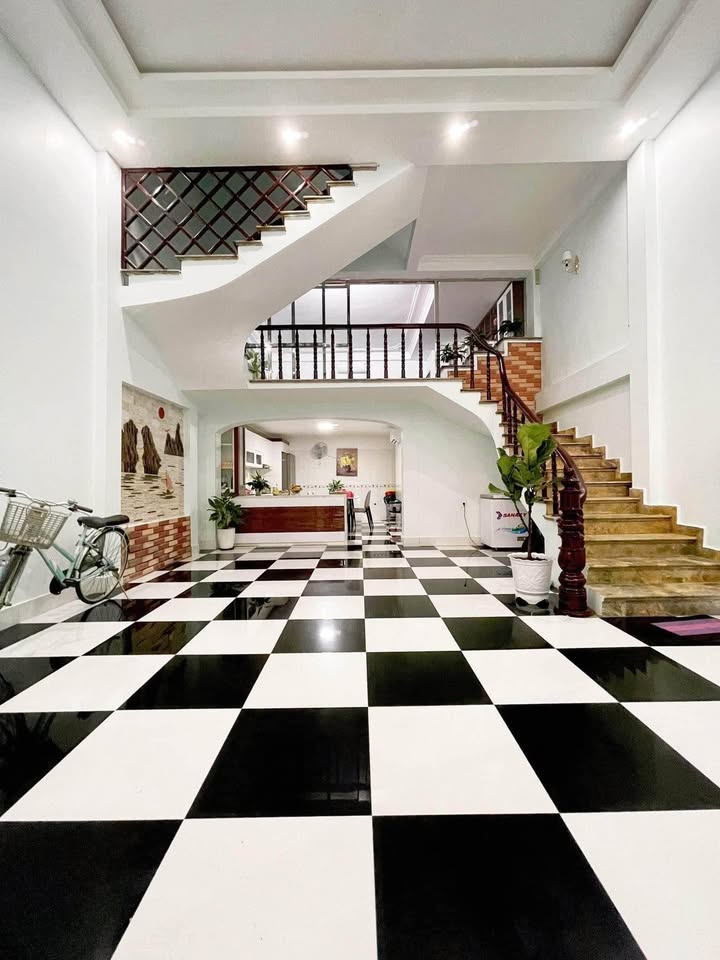 Nhà KĐT Hà Khánh A Hạ Long 90m² giá 5.9 tỷ - Gần biển, giao thông thuận lợi!