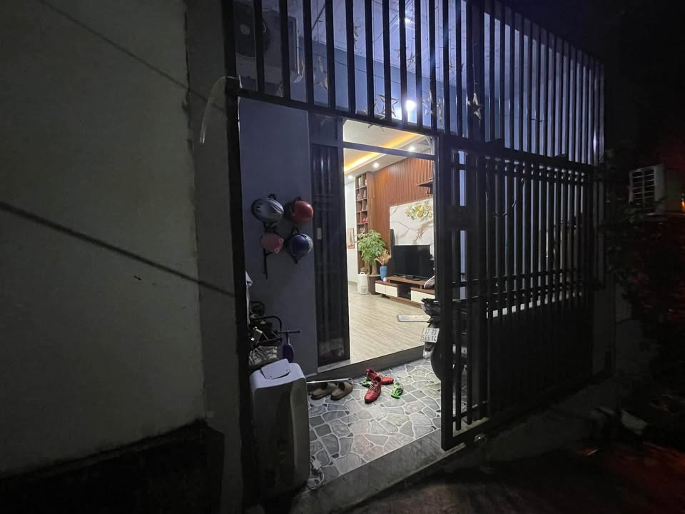 Nhà ngõ 20 đường Cao Xanh Hạ Long 47m² giá 1.5 tỷ - Nhà mới chính chủ, đầy đủ nội thất!