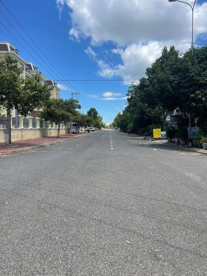 Nhà 2 mặt tiền đường Phạm Hùng, Phan Thiết 93m² giá 5 tỷ - Đầu tư sinh lời ngay!