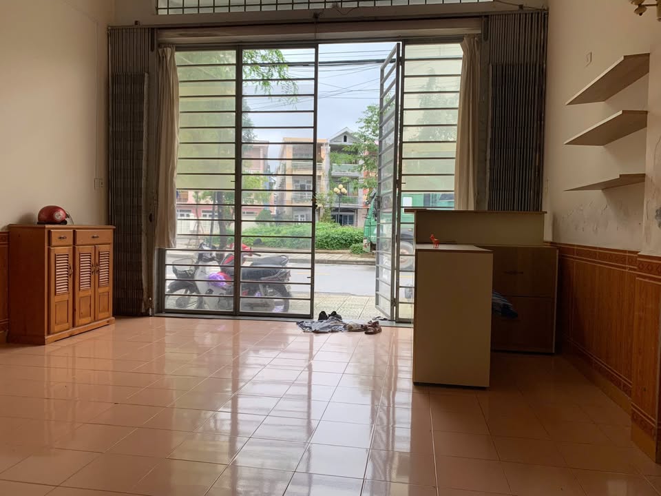 Nhà mặt tiền An Dương Vương, Quảng Ngãi 100m² giá 8 triệu - Cho thuê ngay!