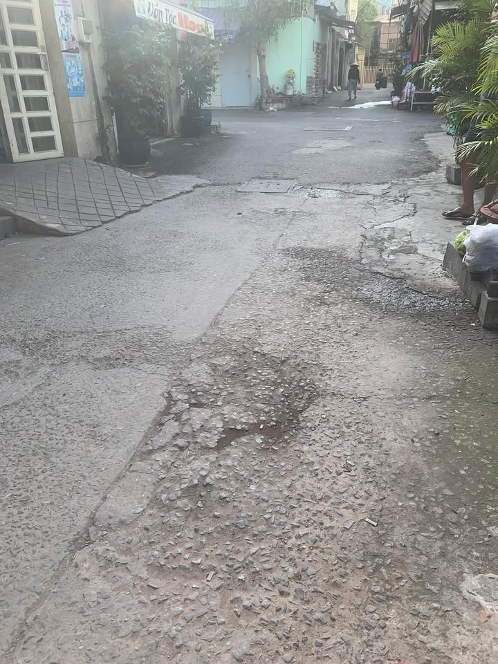 Nhà 4 tầng Hoàng Hoa Thám 56m² giá 8.5 tỷ - Thiết kế hiện đại, ánh sáng tự nhiên!