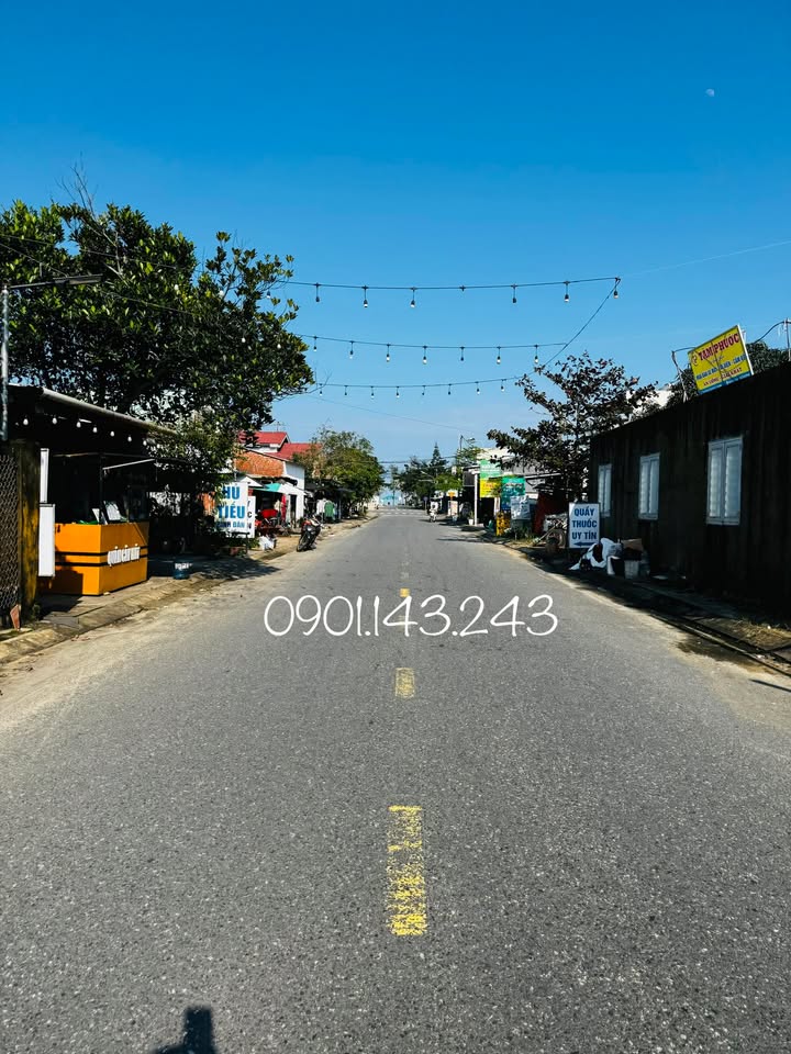 Đất có nhà cấp 4 tại chợ Tam Thanh 160m² - Kinh doanh thuận lợi gần bãi tắm!